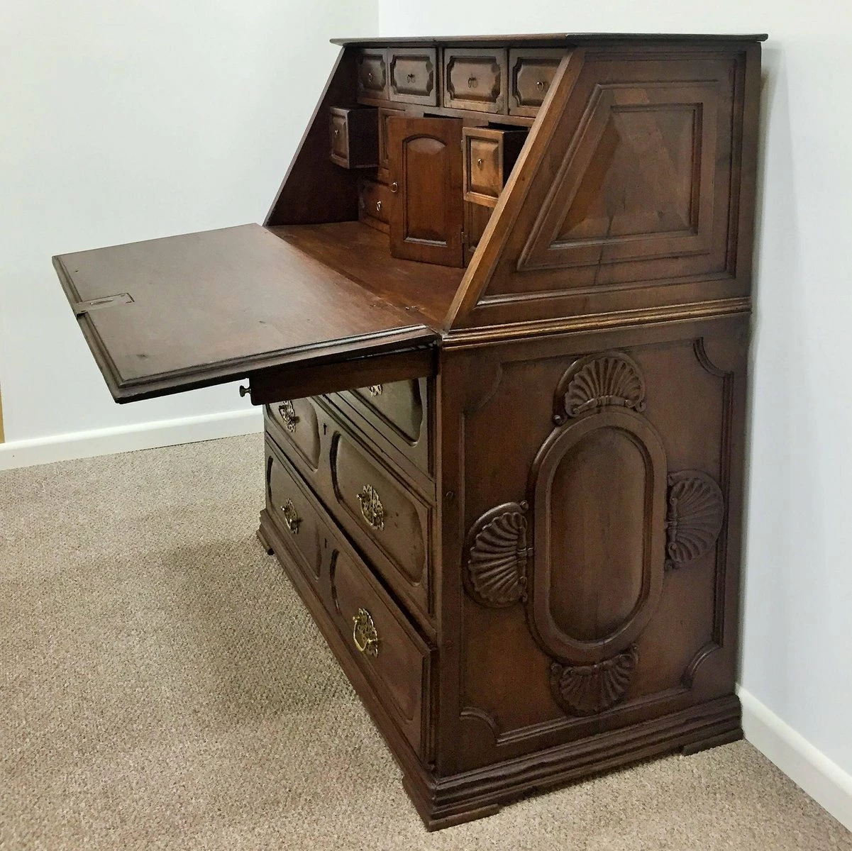 17th Century Spanish Walnut Bureau Desk, 1690s 4 17th Century Spanish Walnut Bureau Desk, 1690s - Image 2