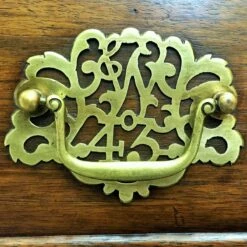 17th Century Spanish Walnut Bureau Desk, 1690s 12 17th Century Spanish Walnut Bureau Desk, 1690s -PAMONO Sales 17th century spanish walnut bureau desk 1690s 5