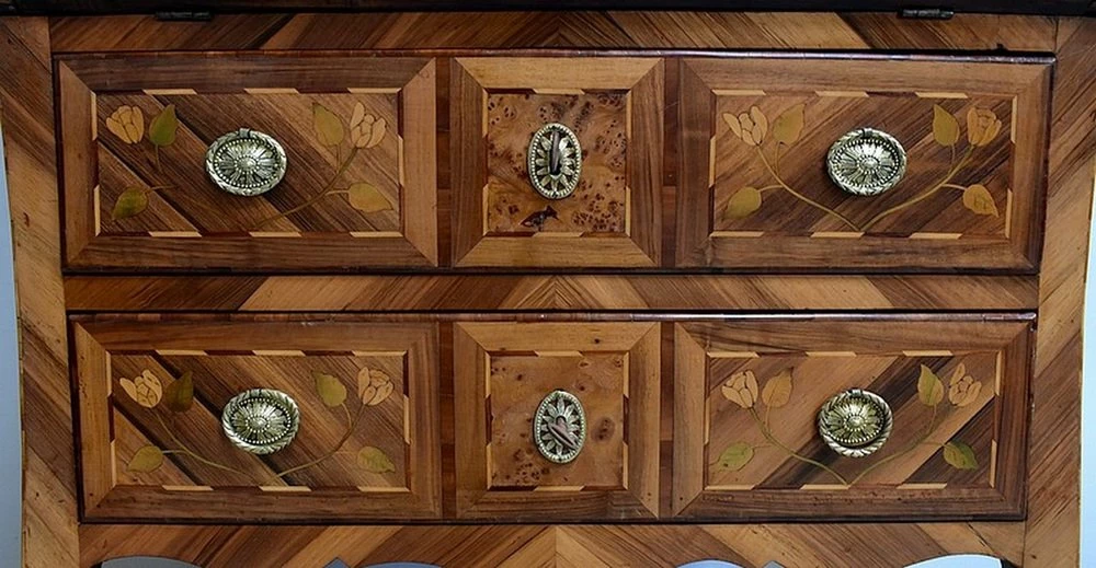 18th Century Louis XV Marquetry Regional Slope Desk 12 18th Century Louis XV Marquetry Regional Slope Desk - Image 10