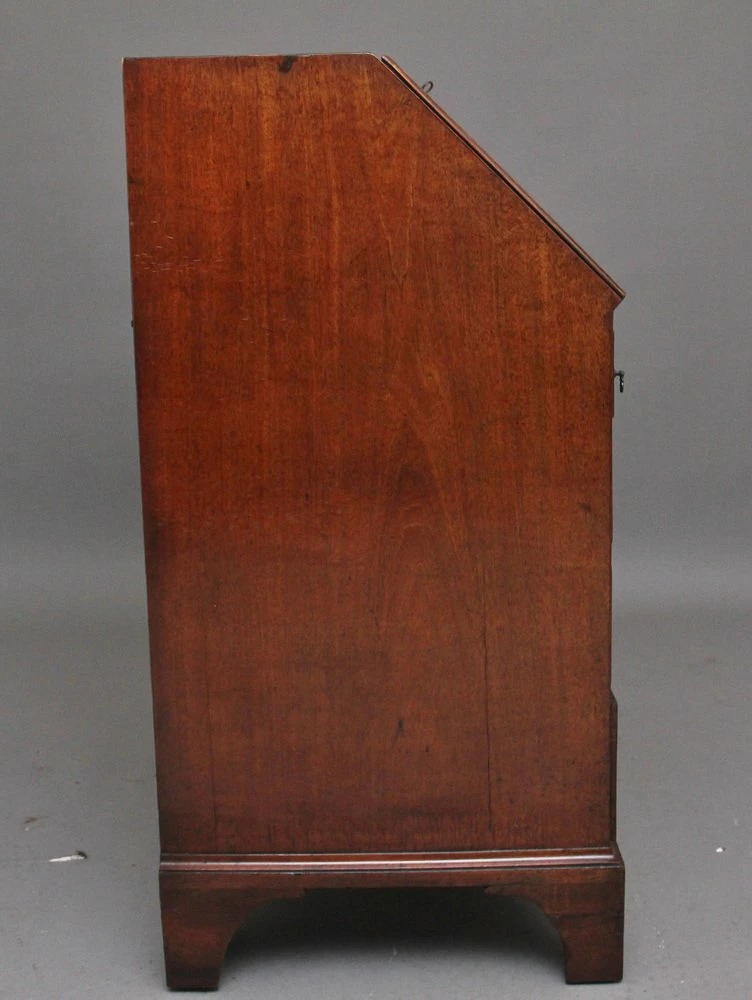 18th Century Mahogany Bureau 12 18th Century Mahogany Bureau - Image 10