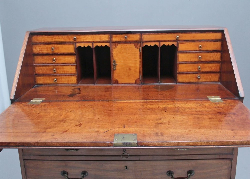 18th Century Mahogany Bureau 9 18th Century Mahogany Bureau - Image 7
