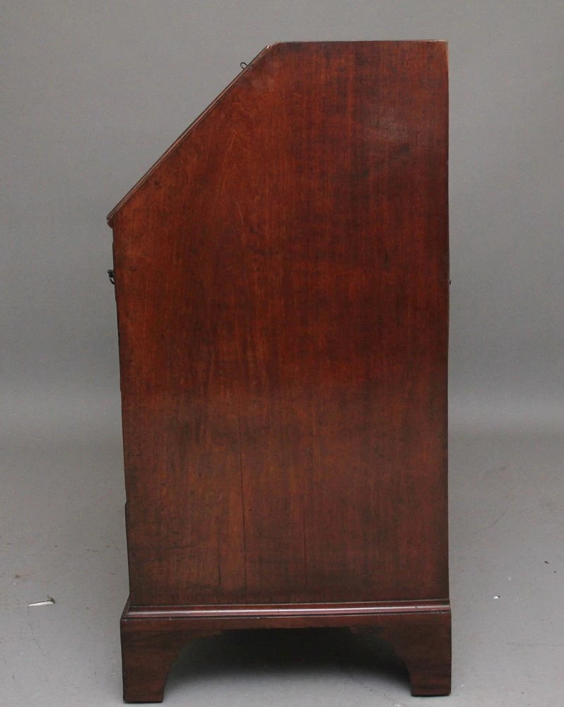 18th Century Mahogany Bureau 10 18th Century Mahogany Bureau - Image 8