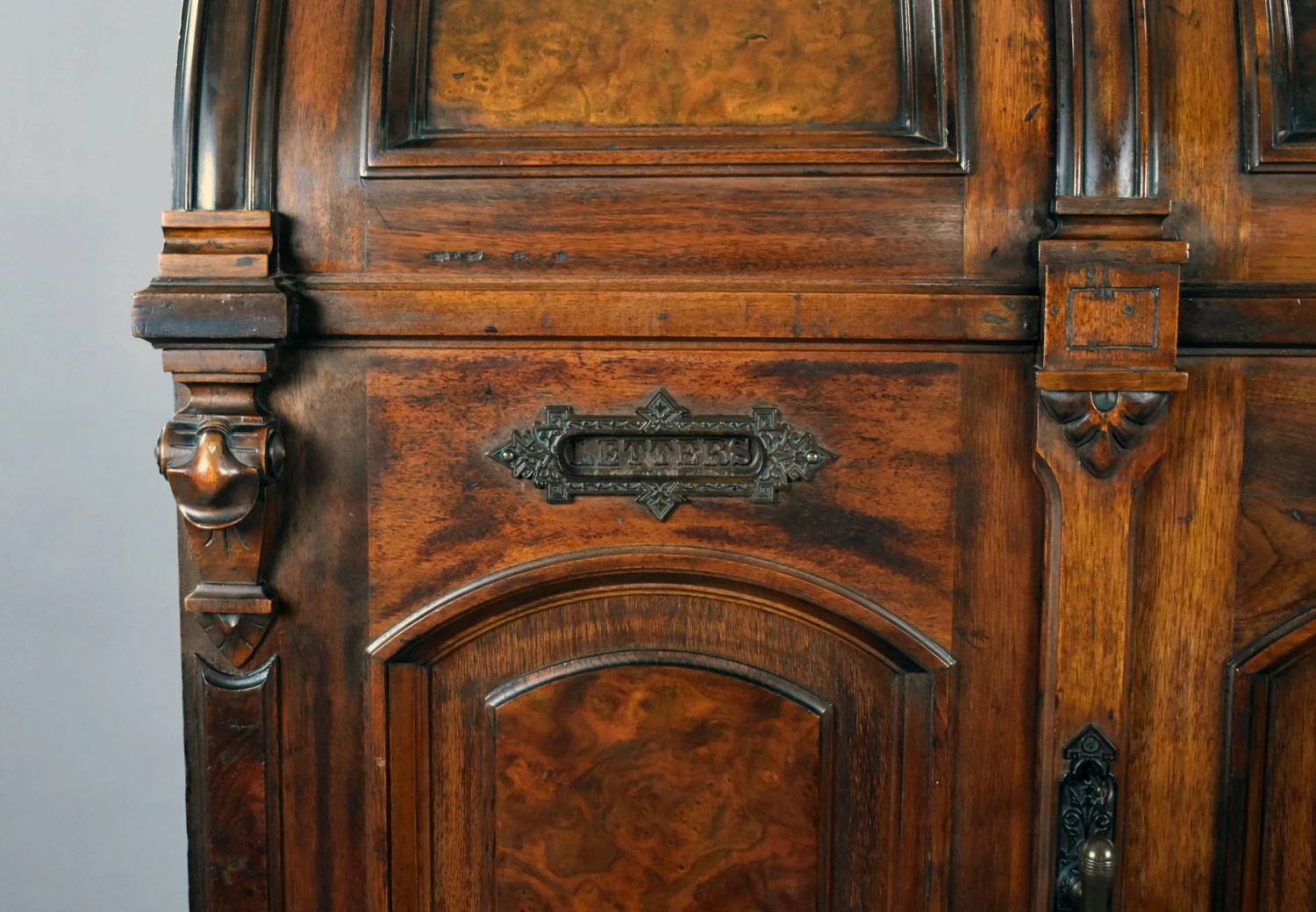 19th Century American Walnut Wells Fargo Desk By Wooton Desk. Co 19 19th Century American Walnut Wells Fargo Desk By Wooton Desk. Co - Image 17