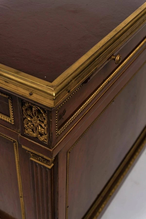 19th Century French Mahogany Pedestal Writing Desk 8 19th Century French Mahogany Pedestal Writing Desk - Image 6