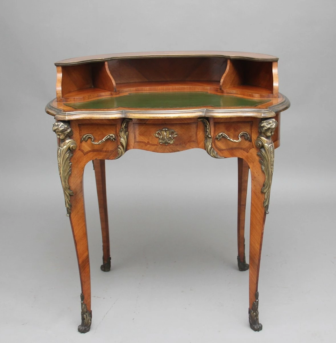 19th-Century Kingwood & Ormolu Writing Table, 1880s 3 19th-Century Kingwood & Ormolu Writing Table, 1880s
