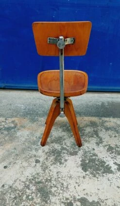 Adjustable Industrial Wooden Swivel Chair, Italy, 1940s 14 Adjustable Industrial Wooden Swivel Chair, Italy, 1940s -PAMONO Sales adjustable industrial wooden swivel chair italy 1940s 5