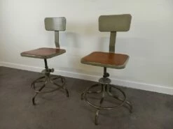 Adjustable Workshop Chairs From The Flambo Brand, 1950s, Set Of 2 32 Adjustable Workshop Chairs From The Flambo Brand, 1950s, Set Of 2 -PAMONO Sales adjustable workshop chairs from the flambo brand 1950s set of 2 11