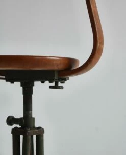 Bauhaus Style Swivel Desk Chair In Tube Steel And Beechwood By Fritz Hansen, 1930s 32 Bauhaus Style Swivel Desk Chair In Tube Steel And Beechwood By Fritz Hansen, 1930s -PAMONO Sales bauhaus style swivel desk chair in tube steel and beechwood by fritz hansen 1930s 11