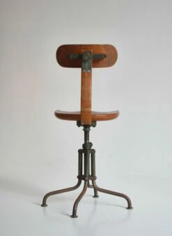 Bauhaus Style Swivel Desk Chair In Tube Steel And Beechwood By Fritz Hansen, 1930s 26 Bauhaus Style Swivel Desk Chair In Tube Steel And Beechwood By Fritz Hansen, 1930s -PAMONO Sales bauhaus style swivel desk chair in tube steel and beechwood by fritz hansen 1930s 5