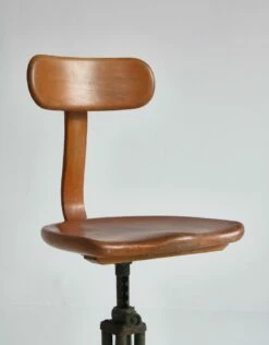 Bauhaus Style Swivel Desk Chair In Tube Steel And Beechwood By Fritz Hansen, 1930s 29 Bauhaus Style Swivel Desk Chair In Tube Steel And Beechwood By Fritz Hansen, 1930s -PAMONO Sales bauhaus style swivel desk chair in tube steel and beechwood by fritz hansen 1930s 8