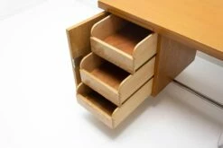 Czechoslovakian Bauhaus Tubular Ladies Desk, 1930s -PAMONO Sales czechoslovakian bauhaus tubular ladies desk 1930s 9