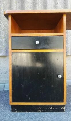 Dutch Modernist Desk From De Bijenkorf, 1934 10 Dutch Modernist Desk From De Bijenkorf, 1934 -PAMONO Sales dutch modernist desk from de bijenkorf 1934 2