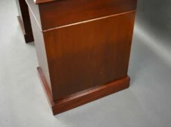 Edwardian Mahogany Pedestal Desk, 1900s 16 Edwardian Mahogany Pedestal Desk, 1900s -PAMONO Sales edwardian mahogany pedestal desk 1900s 6
