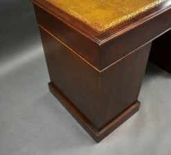 Edwardian Mahogany Pedestal Desk, 1900s 17 Edwardian Mahogany Pedestal Desk, 1900s -PAMONO Sales edwardian mahogany pedestal desk 1900s 7