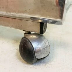 Italian Modern Glass Exhibitor Bookcase On Wheels By Gallotti & Radice, 1970s, Set Of 2 28 Italian Modern Glass Exhibitor Bookcase On Wheels By Gallotti & Radice, 1970s, Set Of 2 -PAMONO Sales italian modern glass exhibitor bookcase on wheels by gallotti radice 1970s set of 2 13