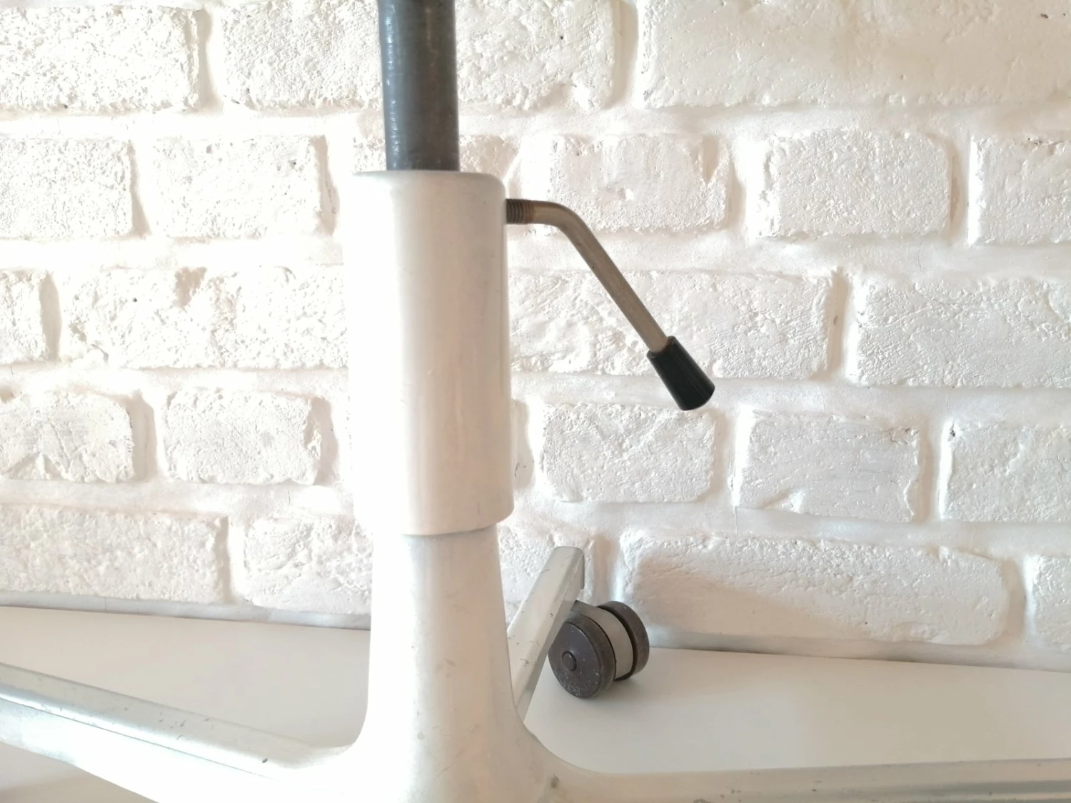 Kovona Chair 13 Kovona Chair - Image 11