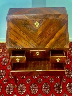 Louis Xv Happiness Of The Day Desk In Violet Wood, 1750 -PAMONO Sales louis xv happiness of the day desk in violet wood 1750 6