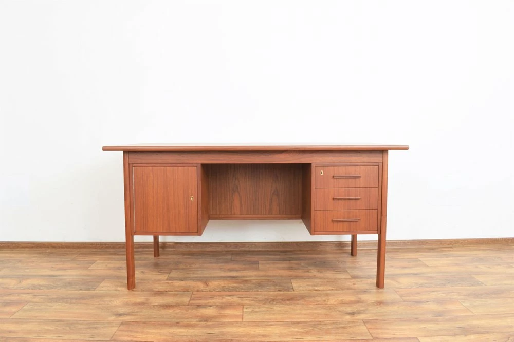 Mid-Century Danish Freestanding Teak Desk, 1960s 3 Mid-Century Danish Freestanding Teak Desk, 1960s
