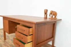 Mid-Century Danish Freestanding Teak Desk, 1960s 27 Mid-Century Danish Freestanding Teak Desk, 1960s -PAMONO Sales mid century danish freestanding teak desk 1960s 11