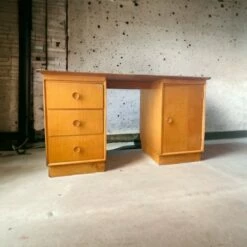 Mid-Century Desk With Black Enamelled Painted Top By Meredew Of Great Britain, 1960s -PAMONO Sales mid century desk with black enamelled painted top by meredew of great britain 1960s 7