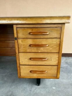 Mid-Century Desk With Green Top And Eight Drawers By Anonima Castelli For Castelli, 1950s -PAMONO Sales mid century desk with green top and eight drawers by anonima castelli for castelli 1950s 5