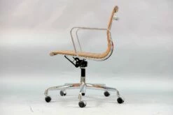 Mid-Century Model EA 117 Swivel Chair By Charles & Ray Eames For Vitra -PAMONO Sales mid century model ea 117 swivel chair by charles ray eames for vitra 15