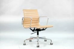 Mid-Century Model EA 117 Swivel Chair By Charles & Ray Eames For Vitra -PAMONO Sales mid century model ea 117 swivel chair by charles ray eames for vitra 3