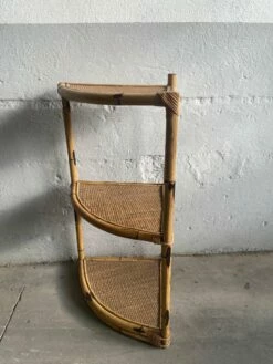 Mid-Century Modern Italian Freestanding Bamboo And Raffia Corner Etagere With Four Shelves, 1970s -PAMONO Sales mid century modern italian freestanding bamboo and raffia corner etagere with four shelves 1970s 3