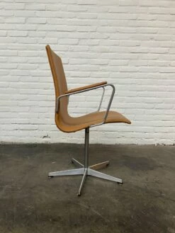 Mid-Century Oxford Desk Chair In Cognac Leather By Arne Jacobsen For Fritz Hansen, 1980s. -PAMONO Sales mid century oxford desk chair in cognac leather by arne jacobsen for fritz hansen 1980s 5