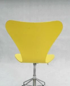 Model 3117 Office Swivel Chair In Yellow By Arne Jacobsen For Fritz Hansen, 1995 -PAMONO Sales model 3117 office swivel chair in yellow by arne jacobsen for fritz hansen 1995 10