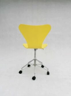 Model 3117 Office Swivel Chair In Yellow By Arne Jacobsen For Fritz Hansen, 1995 -PAMONO Sales model 3117 office swivel chair in yellow by arne jacobsen for fritz hansen 1995 5