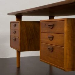 Model FM 60 Desk In Walnut By Kai Kristiansen For Feldballes Møbelfabrik, Denmark, 1960s -PAMONO Sales model fm 60 desk in walnut by kai kristiansen for feldballes mobelfabrik denmark 1960s 16