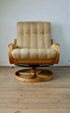 Norwegian Leather And Pine Swivel Chair By Ingmar Relling For Westnofa, 1970s -PAMONO Sales norwegian leather and pine swivel chair by ingmar relling for westnofa 1970s 16