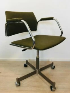 Olive Office Chair From Kovona, 1970s -PAMONO Sales olive office chair from kovona 1970s 4
