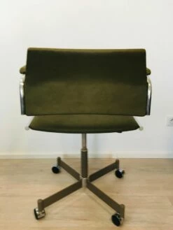 Olive Office Chair From Kovona, 1970s -PAMONO Sales olive office chair from kovona 1970s 9