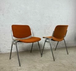 Orange Office Chairs By Giancarlo Piretti For Anonima Castelli, 1980s, Set Of 2 -PAMONO Sales orange office chairs by giancarlo piretti for anonima castelli 1980s set of 2 2