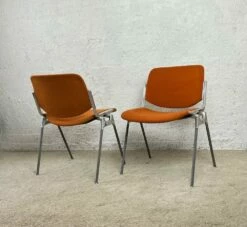 Orange Office Chairs By Giancarlo Piretti For Anonima Castelli, 1980s, Set Of 2 -PAMONO Sales orange office chairs by giancarlo piretti for anonima castelli 1980s set of 2 6