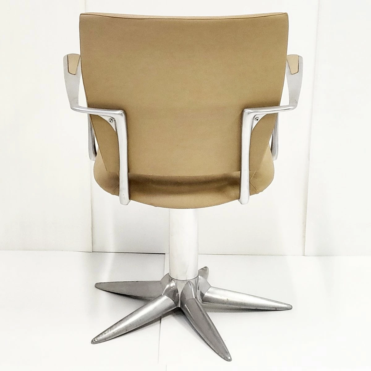 Pivoting Armchairs In Leather And Aluminum, 1970, Set Of 2 13 Pivoting Armchairs In Leather And Aluminum, 1970, Set Of 2 - Image 11