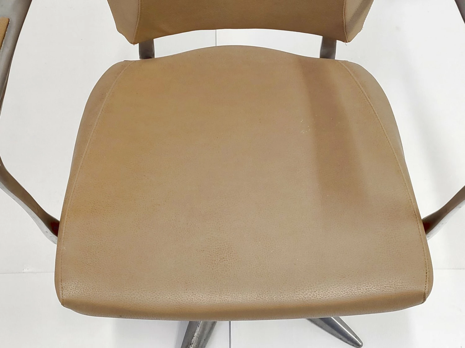 Pivoting Armchairs In Leather And Aluminum, 1970, Set Of 2 14 Pivoting Armchairs In Leather And Aluminum, 1970, Set Of 2 - Image 12