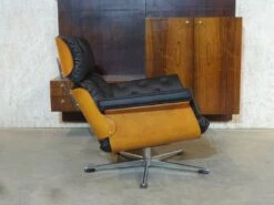 Plywood Black Leather Swivel Chair Attributed To Martin Stoll For Giroflex Ag, 1960s 23 Plywood Black Leather Swivel Chair Attributed To Martin Stoll For Giroflex Ag, 1960s -PAMONO Sales plywood black leather swivel chair attributed to martin stoll for giroflex ag 1960s 6