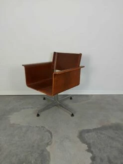 Swivel Chair With Armrests, 1970s -PAMONO Sales swivel chair with armrests 1970s 15