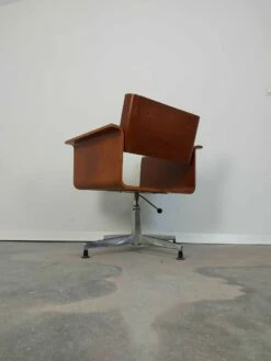 Swivel Chair With Armrests, 1970s -PAMONO Sales swivel chair with armrests 1970s 9