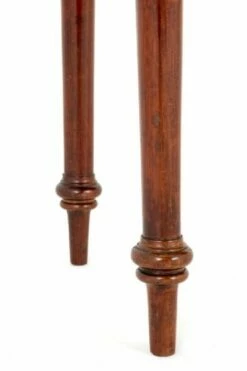 Victorian Desk In Mahogany With Knee Hole, 1850s 14 Victorian Desk In Mahogany With Knee Hole, 1850s -PAMONO Sales victorian desk in mahogany with knee hole 1850s 3