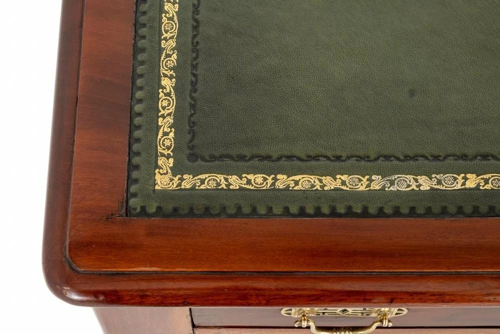 Victorian Desk In Mahogany With Knee Hole, 1850s 8 Victorian Desk In Mahogany With Knee Hole, 1850s - Image 6