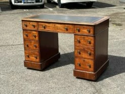 Victorian Mahogany Pedestal Desk With Green Top -PAMONO Sales victorian mahogany pedestal desk with green top 2