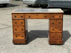 Victorian Mahogany Pedestal Desk With Green Top -PAMONO Sales victorian mahogany pedestal desk with green top 4
