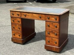 Victorian Mahogany Pedestal Desk With Green Top -PAMONO Sales victorian mahogany pedestal desk with green top 7