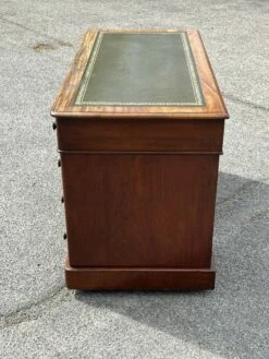 Victorian Mahogany Pedestal Desk With Green Top -PAMONO Sales victorian mahogany pedestal desk with green top 8