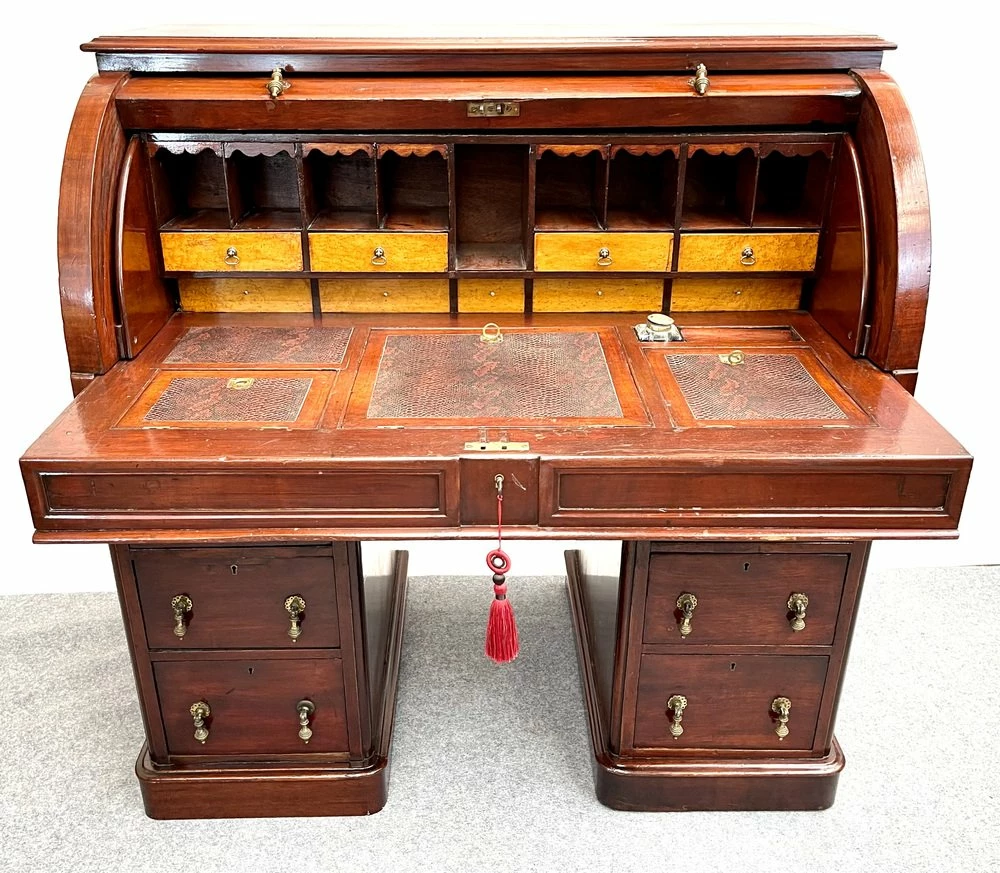 Victorian Walnut Cylinder Roll Up Desk With Secret Drawer, 1830s 12 Victorian Walnut Cylinder Roll Up Desk With Secret Drawer, 1830s - Image 10