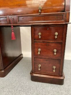 Victorian Walnut Cylinder Roll Up Desk With Secret Drawer, 1830s 24 Victorian Walnut Cylinder Roll Up Desk With Secret Drawer, 1830s -PAMONO Sales victorian walnut cylinder roll up desk with secret drawer 1830s 11